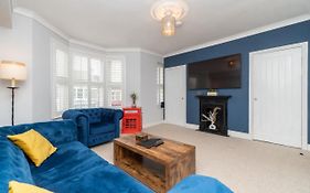 Homely And Modern Maisonette In Vibrant Bristol